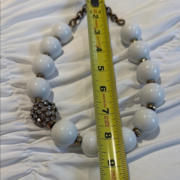 Elegant White Chunky Beaded Necklace with Rhinestone and Silver Accents - Picture 2 of 6